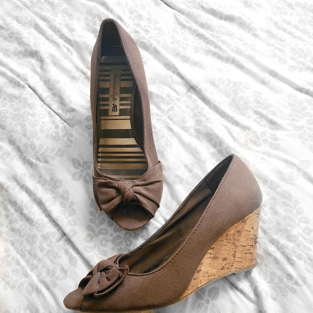 Brown Open-Toe Wedges with Bow Detail